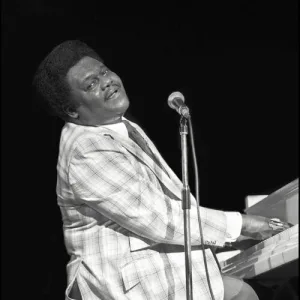 Cover von Ain't That a Shame