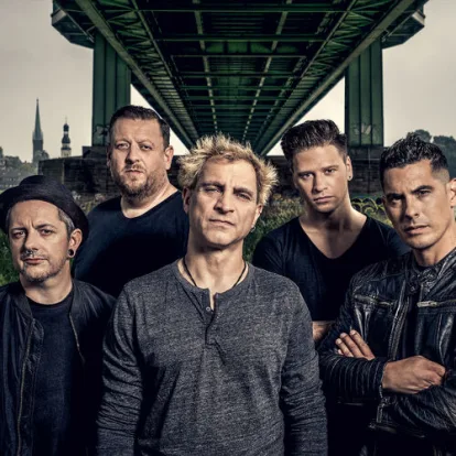 Cover: Rote Lippen Soll Man Küssen von Betontod