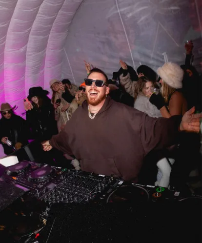 Cover: Tra Tra von Hugel