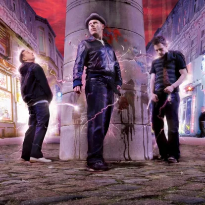 Cover: Bettina (Zieh Dir Bitte Etwas an) von Fettes Brot Mit Modeselektor